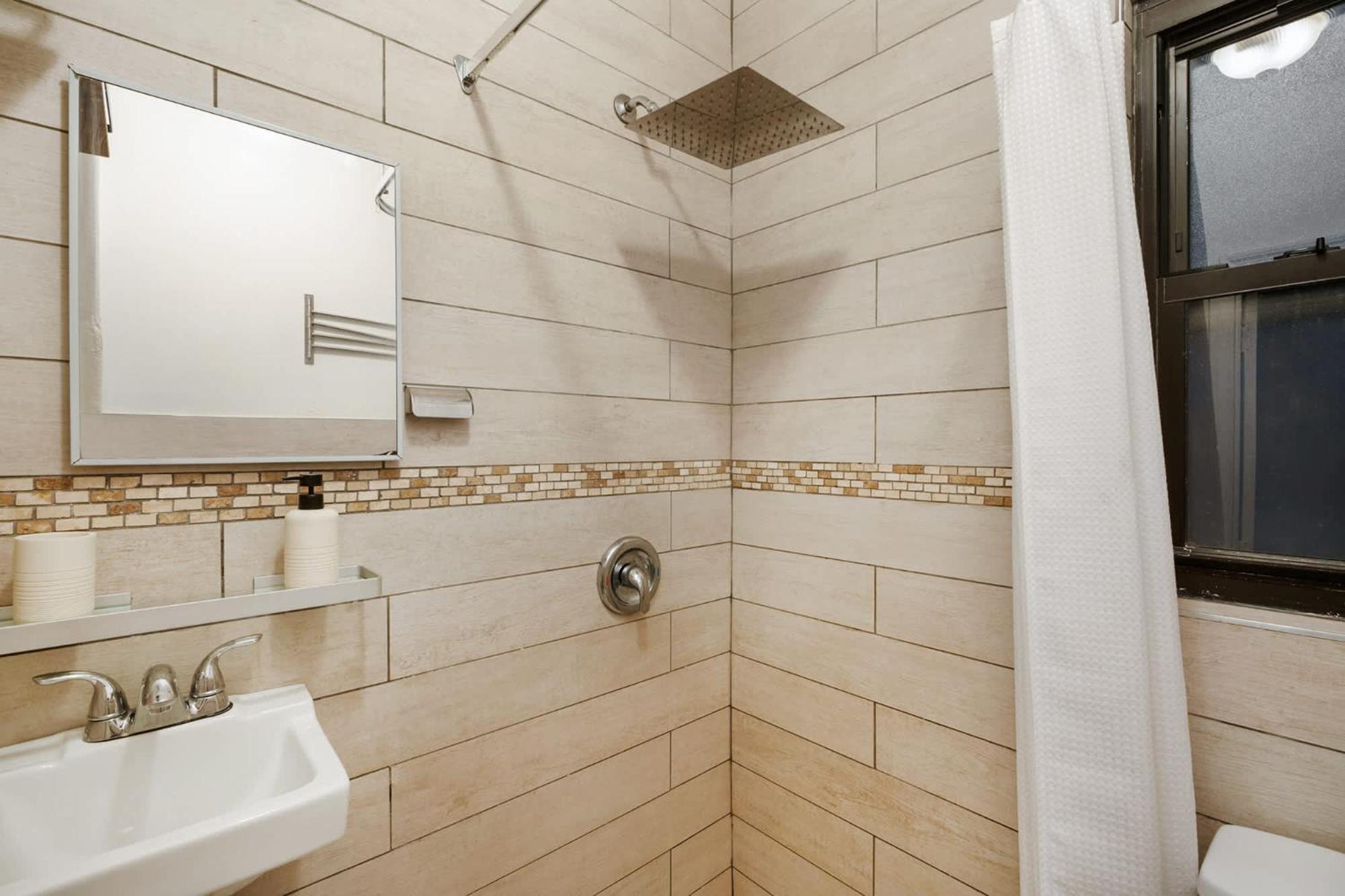 Apartment 428-2w Newly Furnished 2br Sleeps 5 Prime Location New York